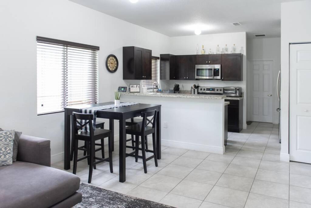 New House On The Block Near Miami Airport. Βίλα Εξωτερικό φωτογραφία
