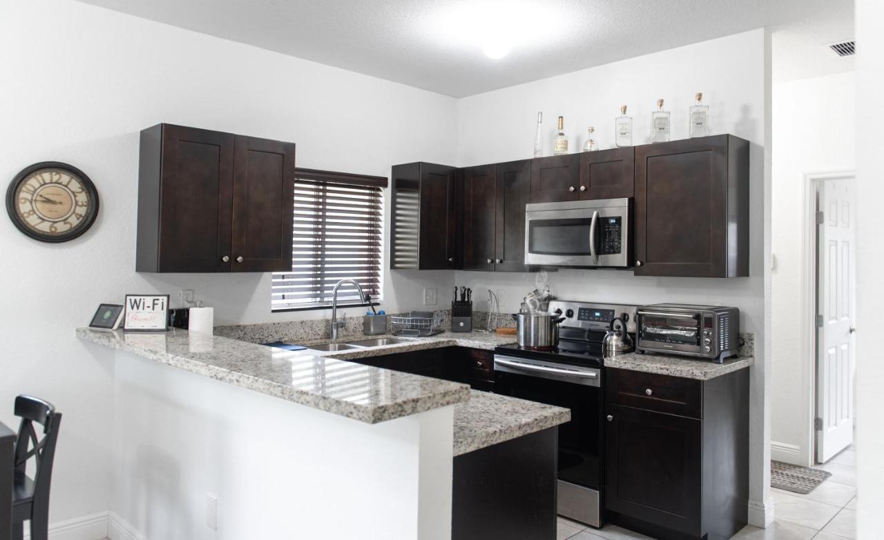 New House On The Block Near Miami Airport. Βίλα Εξωτερικό φωτογραφία